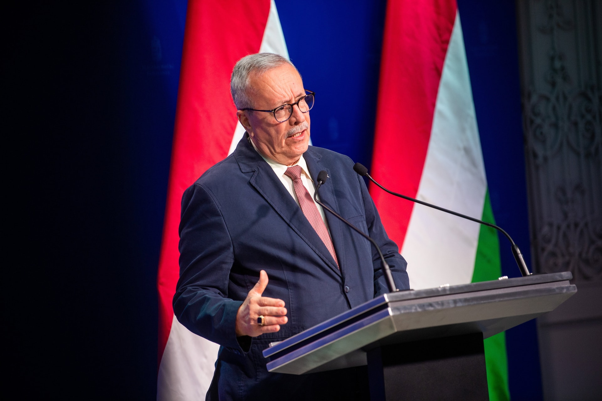Bakondi: Európában és Magyarországon is nőtt az illegális határátlépések száma