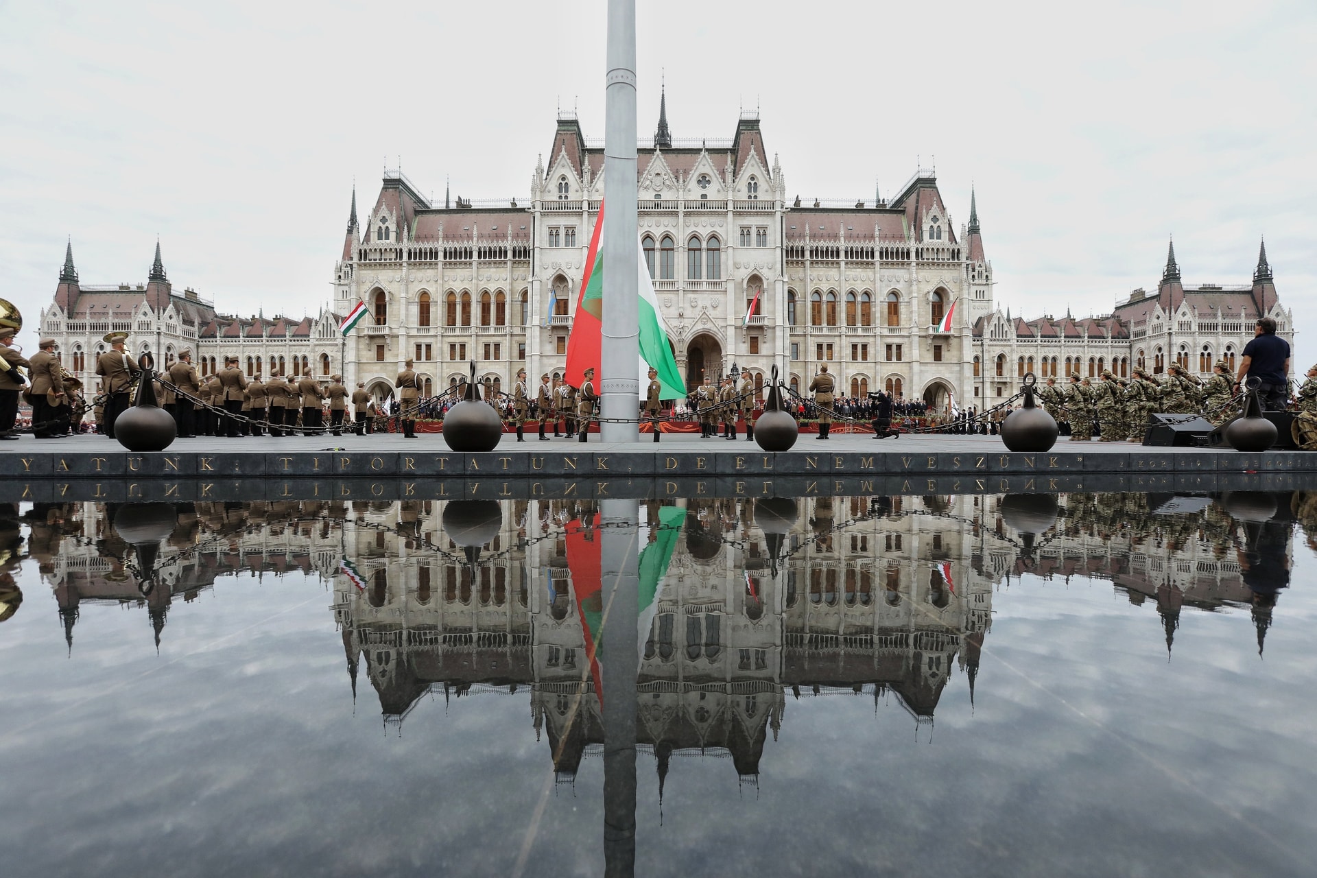 A magyar Országházba látogattak ukrán gyerekek