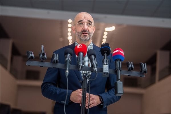 Kovács Zoltán: Nem engedünk a zsarolásnak
