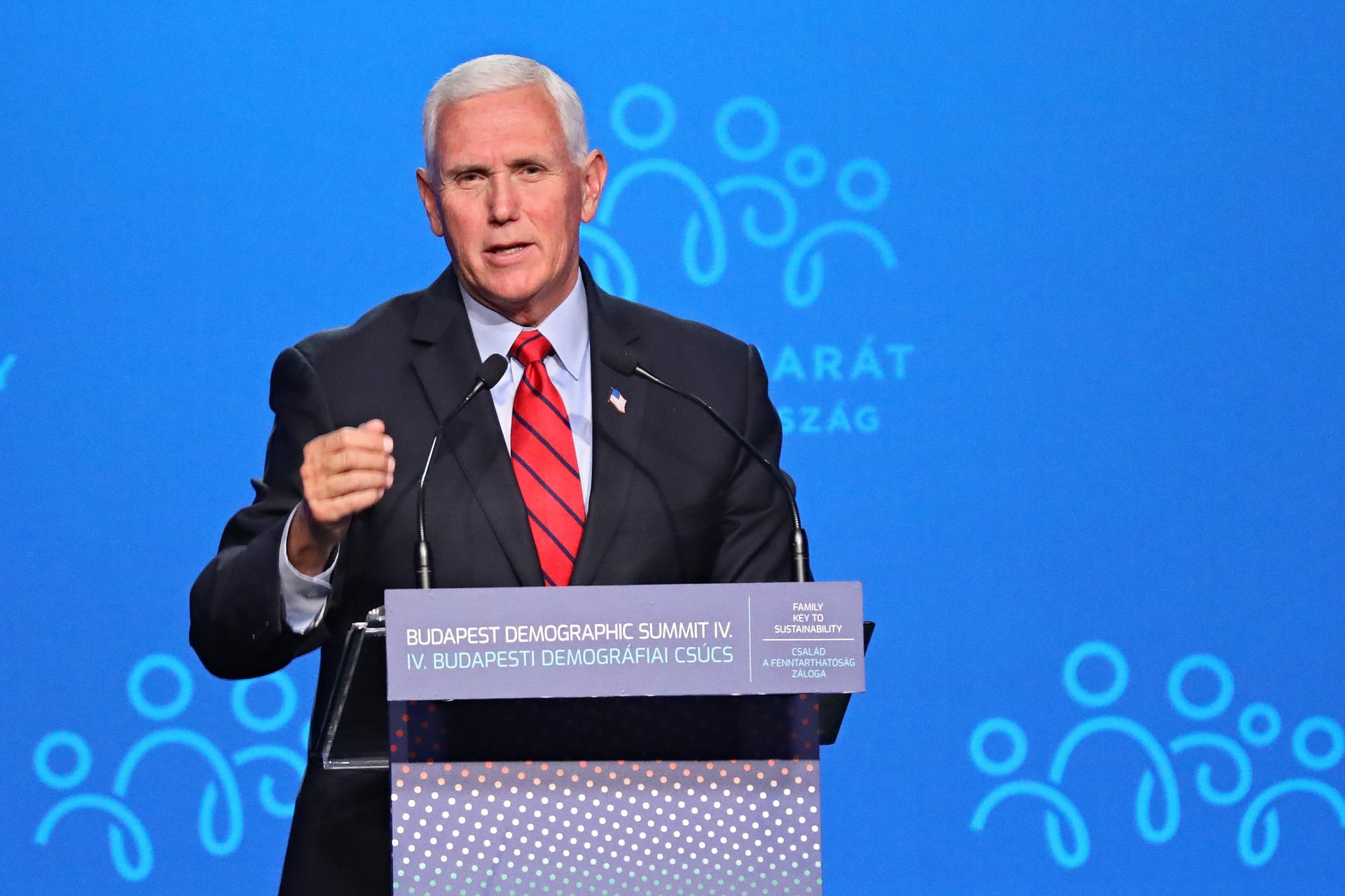Pence az FBI célkeresztjében