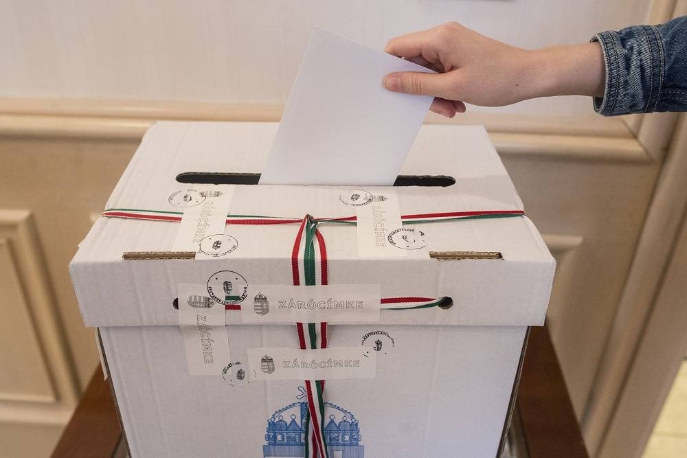 Választás 24: Szerdán 16 óráig kérhetik regisztrációjukat a levélszavazásra a határontúliak az EP-választáson