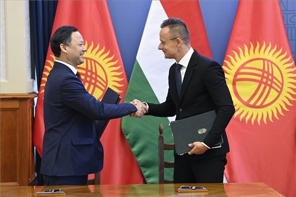 Biztonsági és gazdasági szempontból is felértékelődött Közép-Ázsia