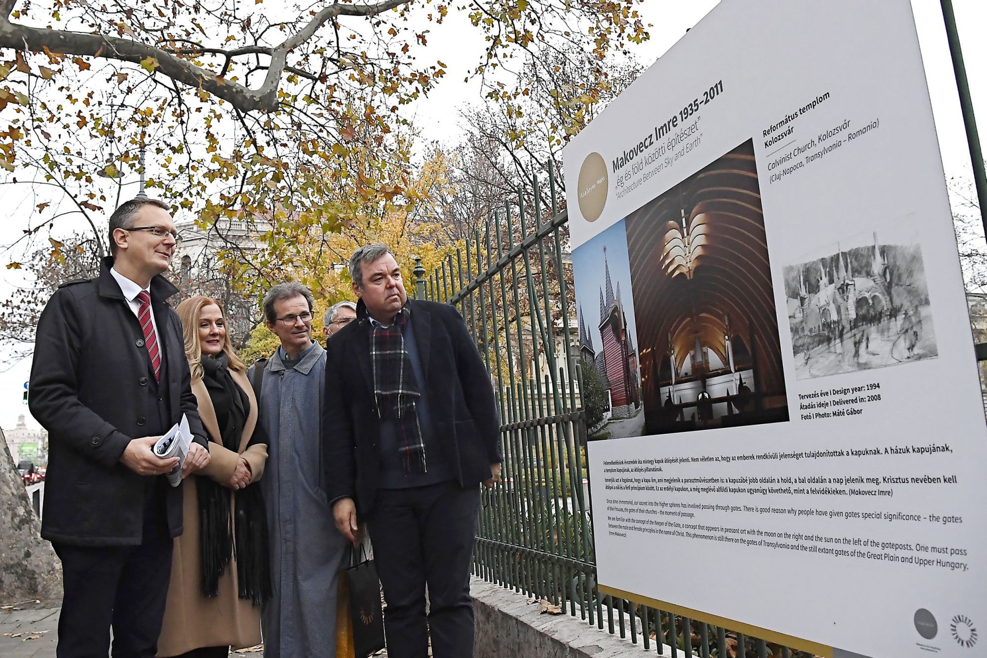 Szabadtéri kiállítással emlékeznek meg Makovecz Imre életművéről a Magyar Nemzeti Múzeum előtt