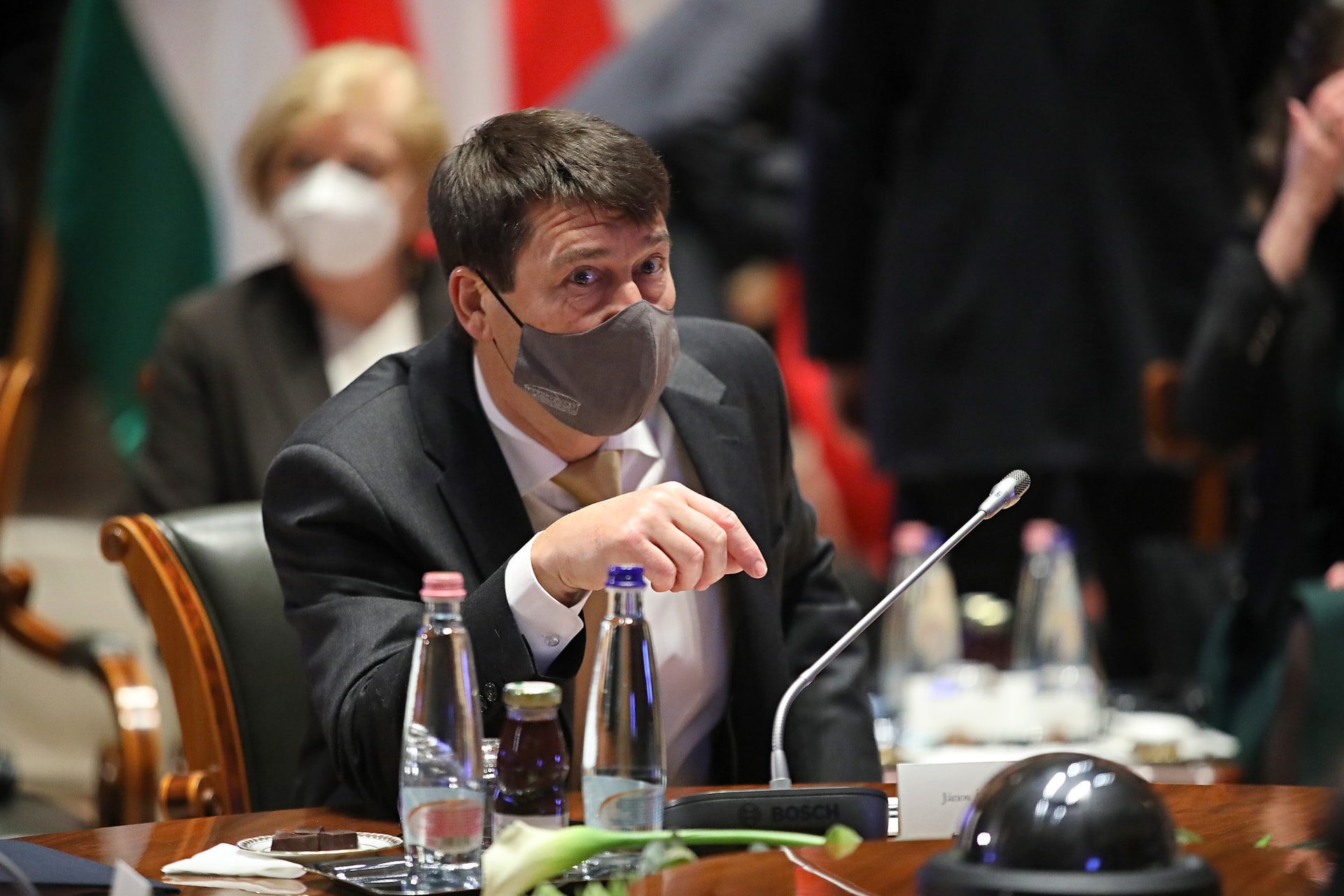 Áder: Meg kell védeni az EU határait és értékeit