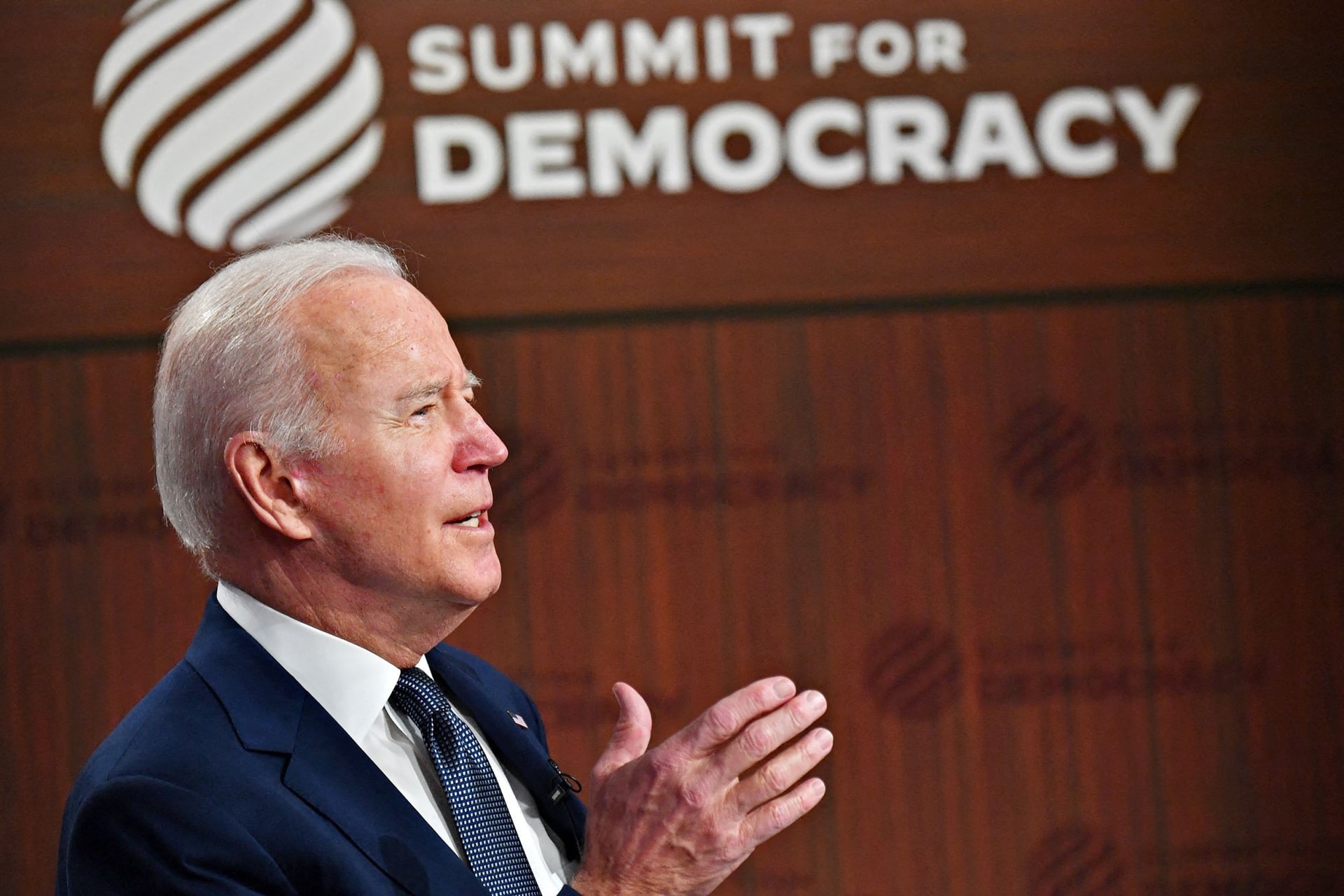 Tiltakozó jegyzéket adtak át az amerikai nagykövetnek Biden kijelentései miatt