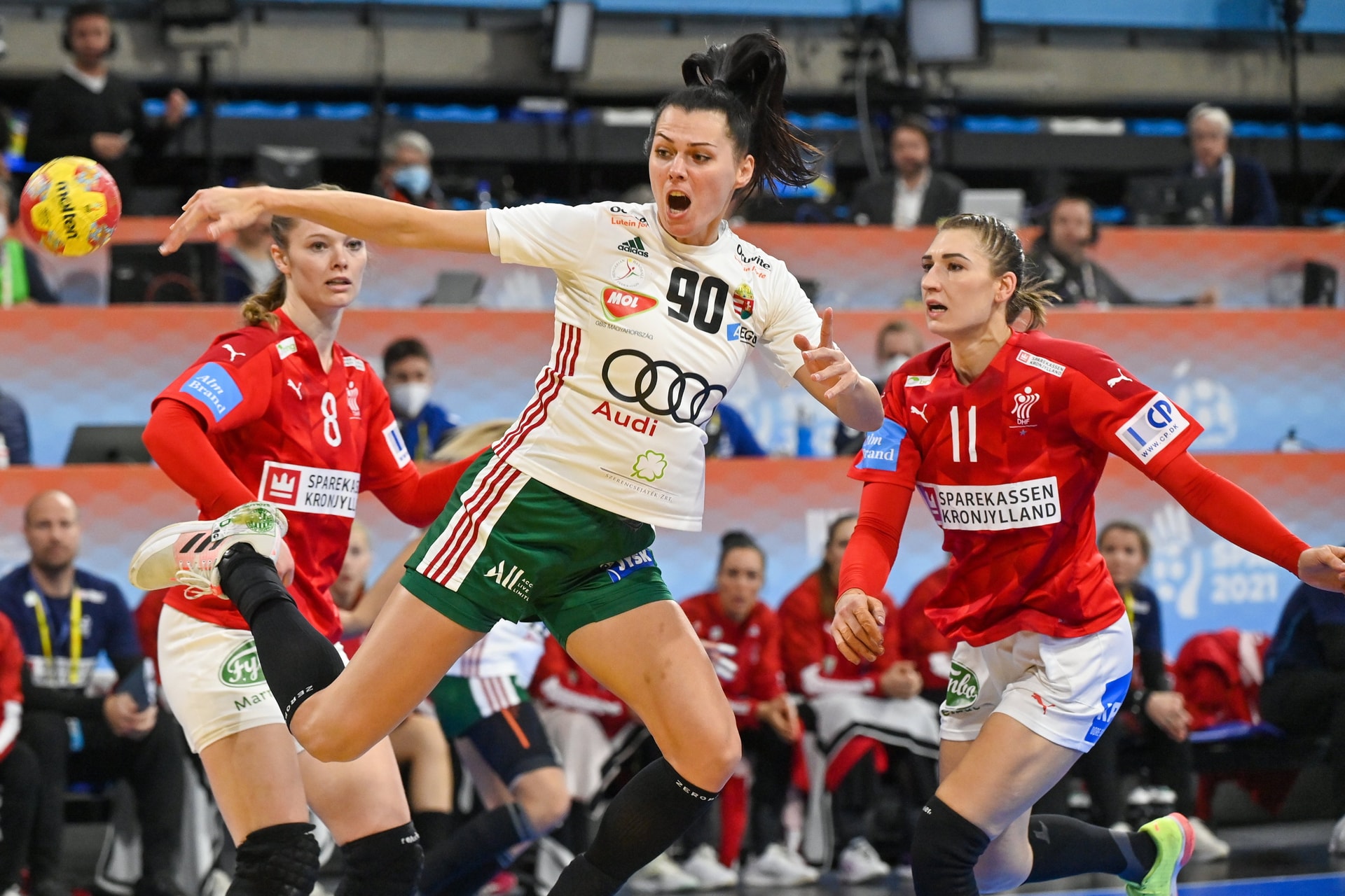 Vereség Dániától a kézi-vb középdöntőjének nyitányán