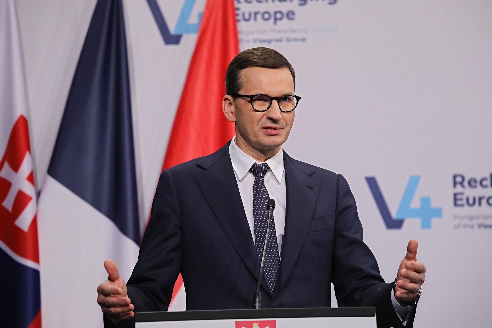 Mateusz Morawieckinek a lengyelek az elsők