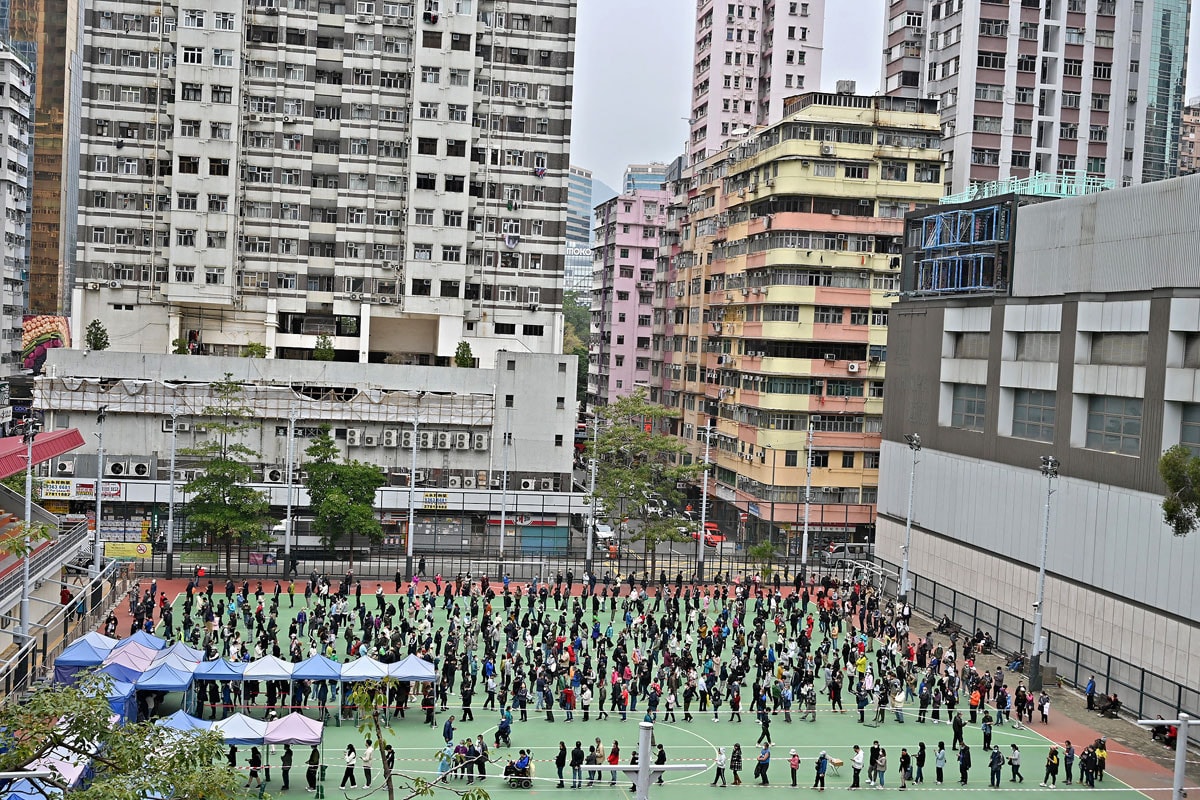 Az ellenállástól óvta honfitársait Hongkong vezetője