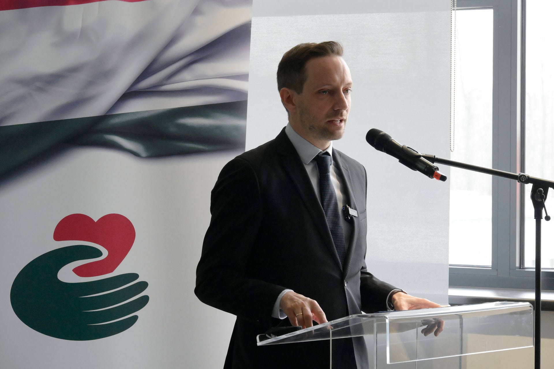 Azbej Tristan: Magyarország humanitárius segítséget nyújt Örményországnak