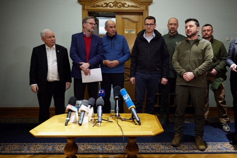 Lengyelország hivatalosan is javasolni fogja az ukrajnai békemissziót