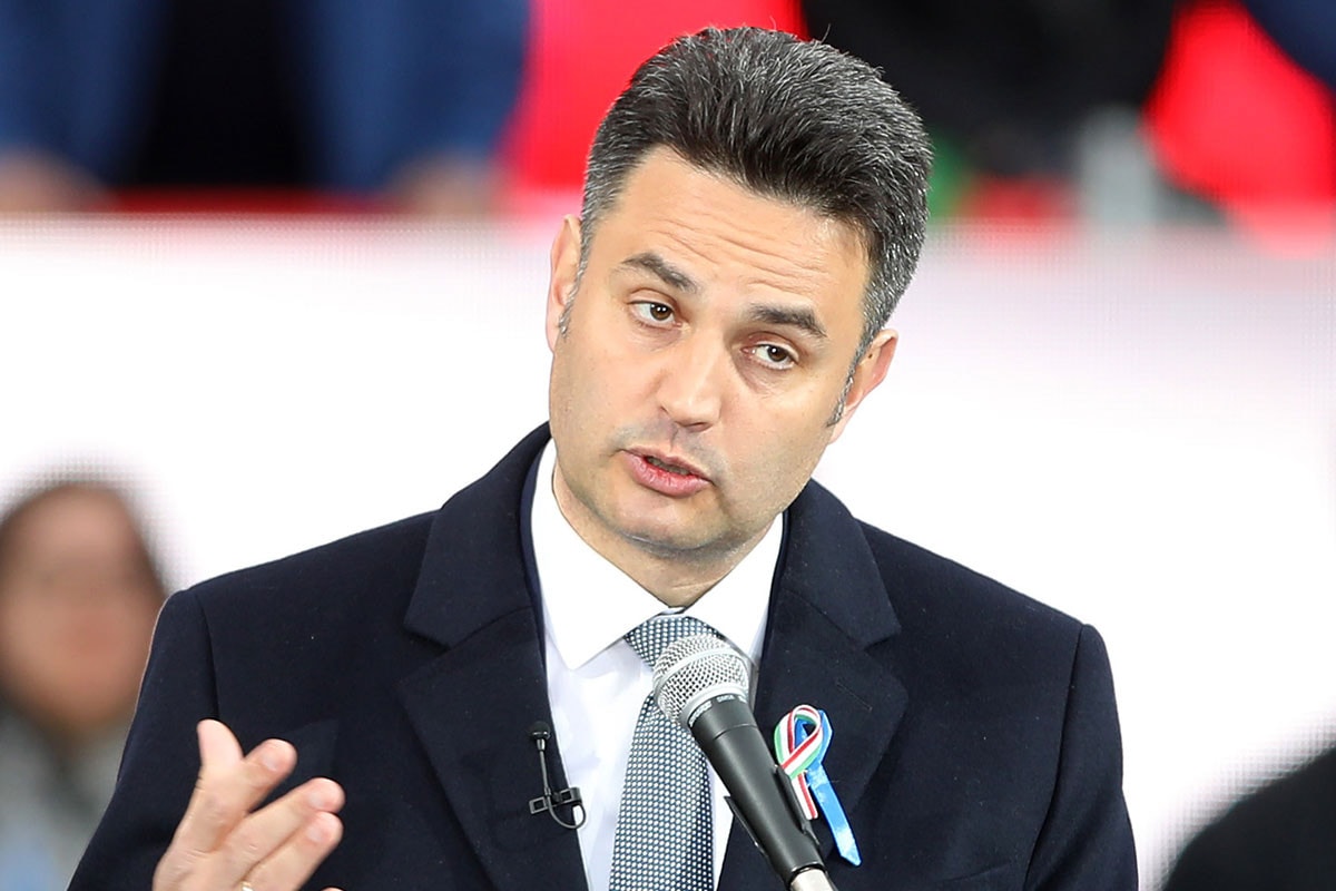 Márki-Zay kiképzett, „sorköteles” katonákat küldene Ukrajnába