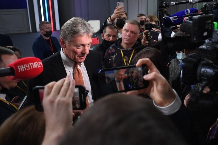 Kreml: Hamis hír,  hogy 700 ezren elhagyták Oroszországot