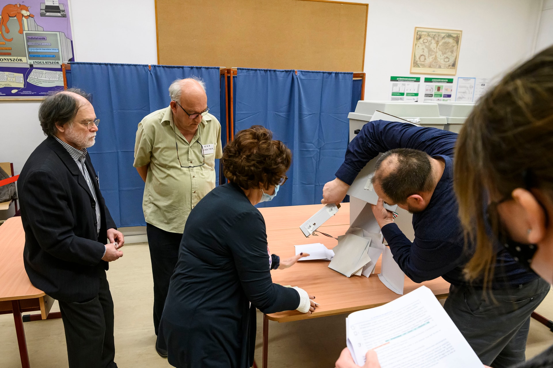 Sorra nyerik a fideszesek az egyéni körzeteket