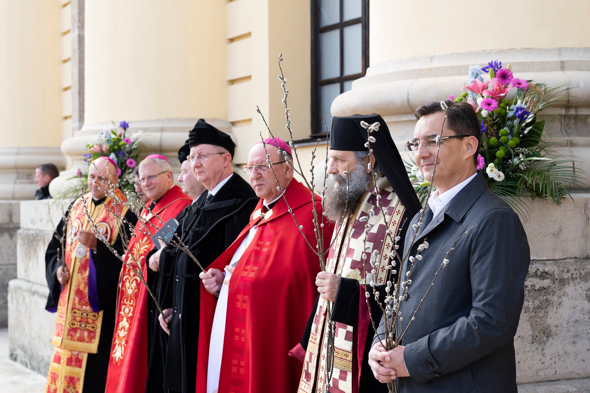 A békét hirdették a virágvasárnapi keresztúton Debrecenben