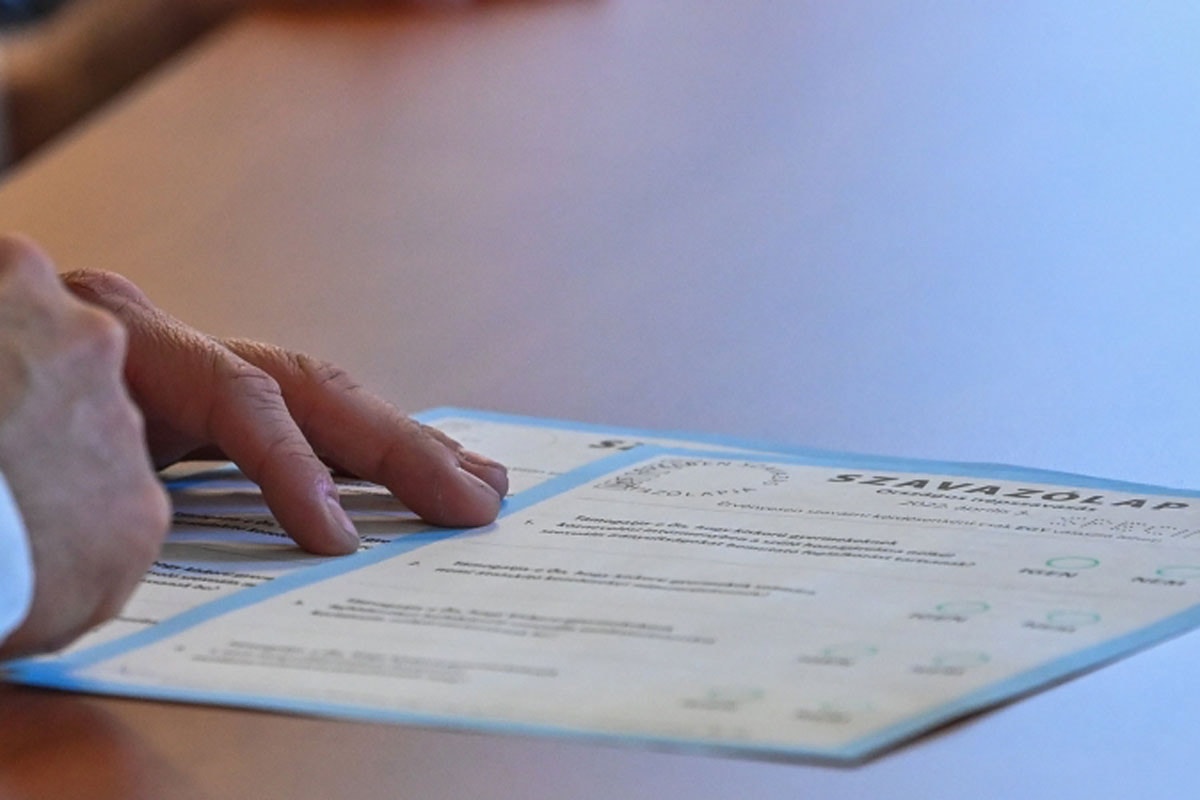 Egy szavazólapon lesznek a kérdések, de külön-külön referendumnak számítanak