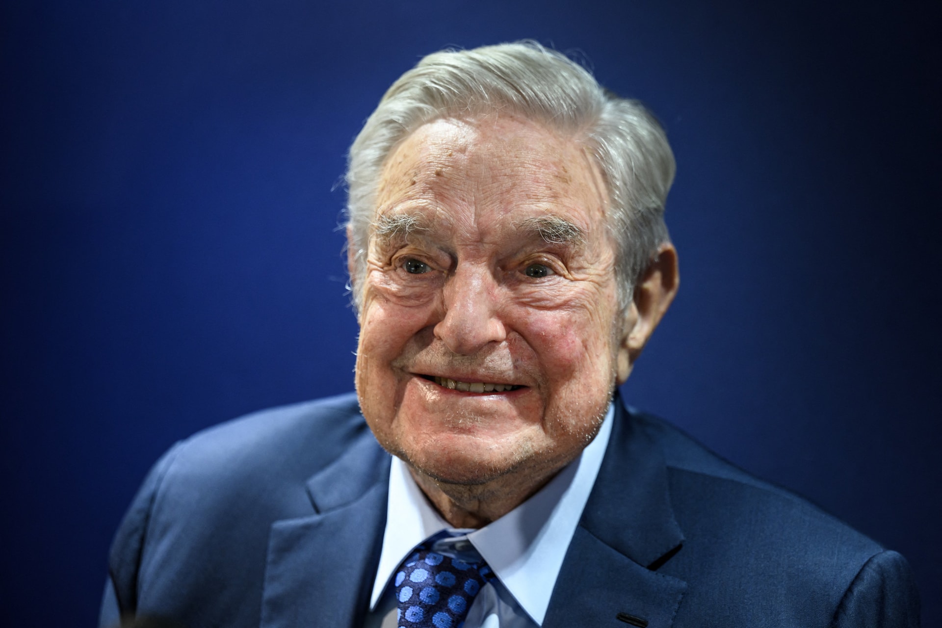 A háború kedvez a spekulációnak, Soros ezért uszít a háborúra