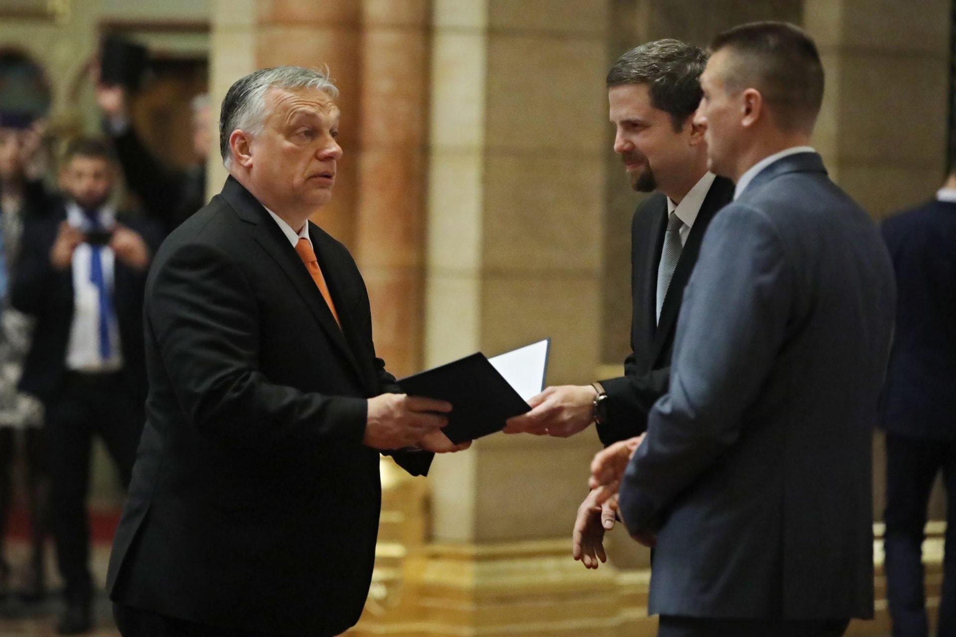 Parttalan „orbánozás” és „putyinozás” a baloldalon