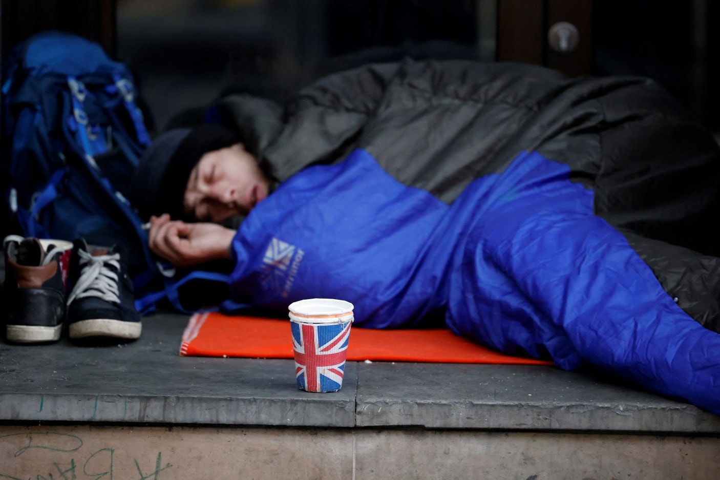 A britek negyede az élelmiszereken is spórolni kényszerül