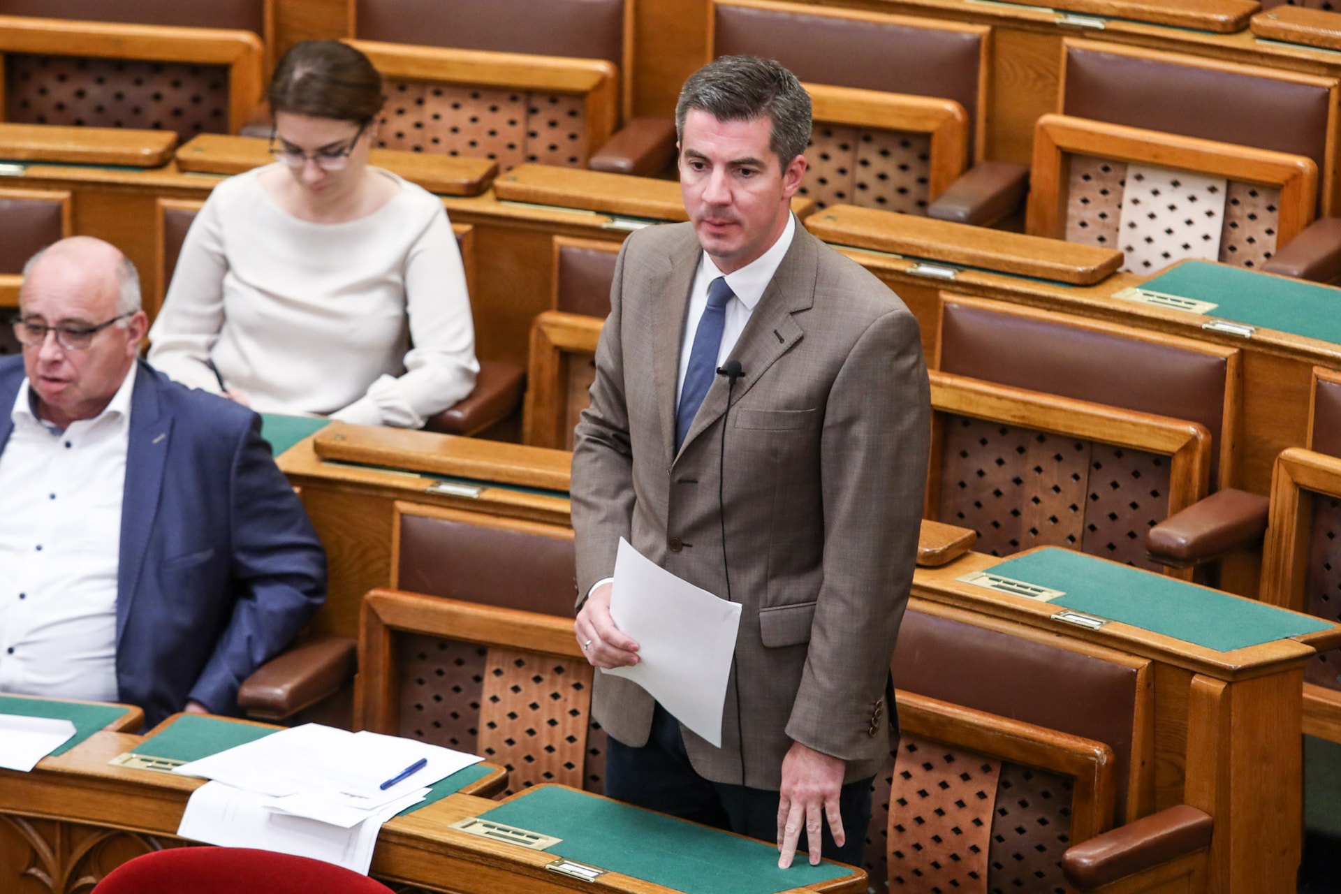 Kocsis Máté: A pártoknak is részt kell venniük a közös teherviselésben