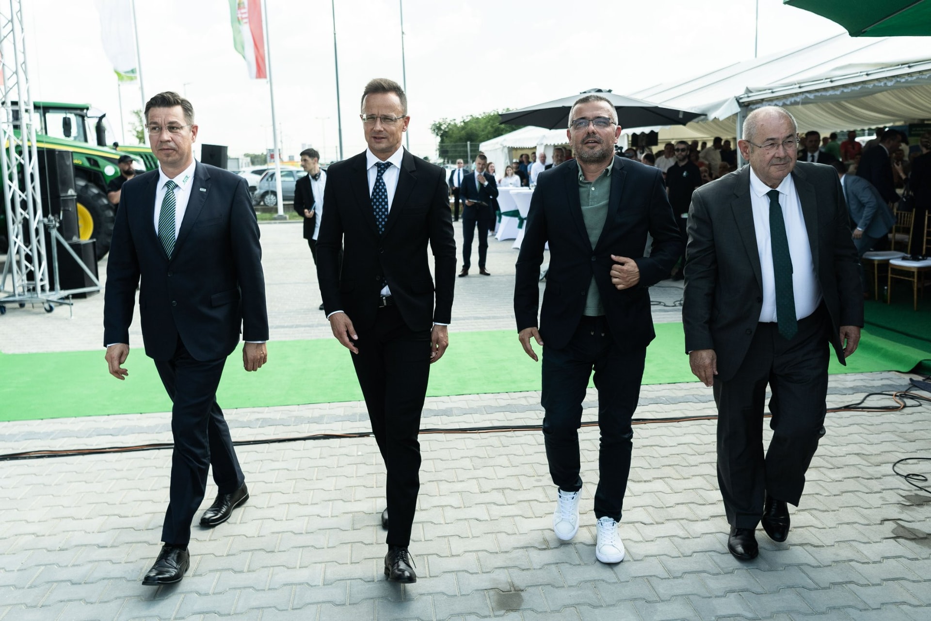 Szijjártó: A mezőgazdasági beruházások segítenek megoldást találni az új kihívásokra