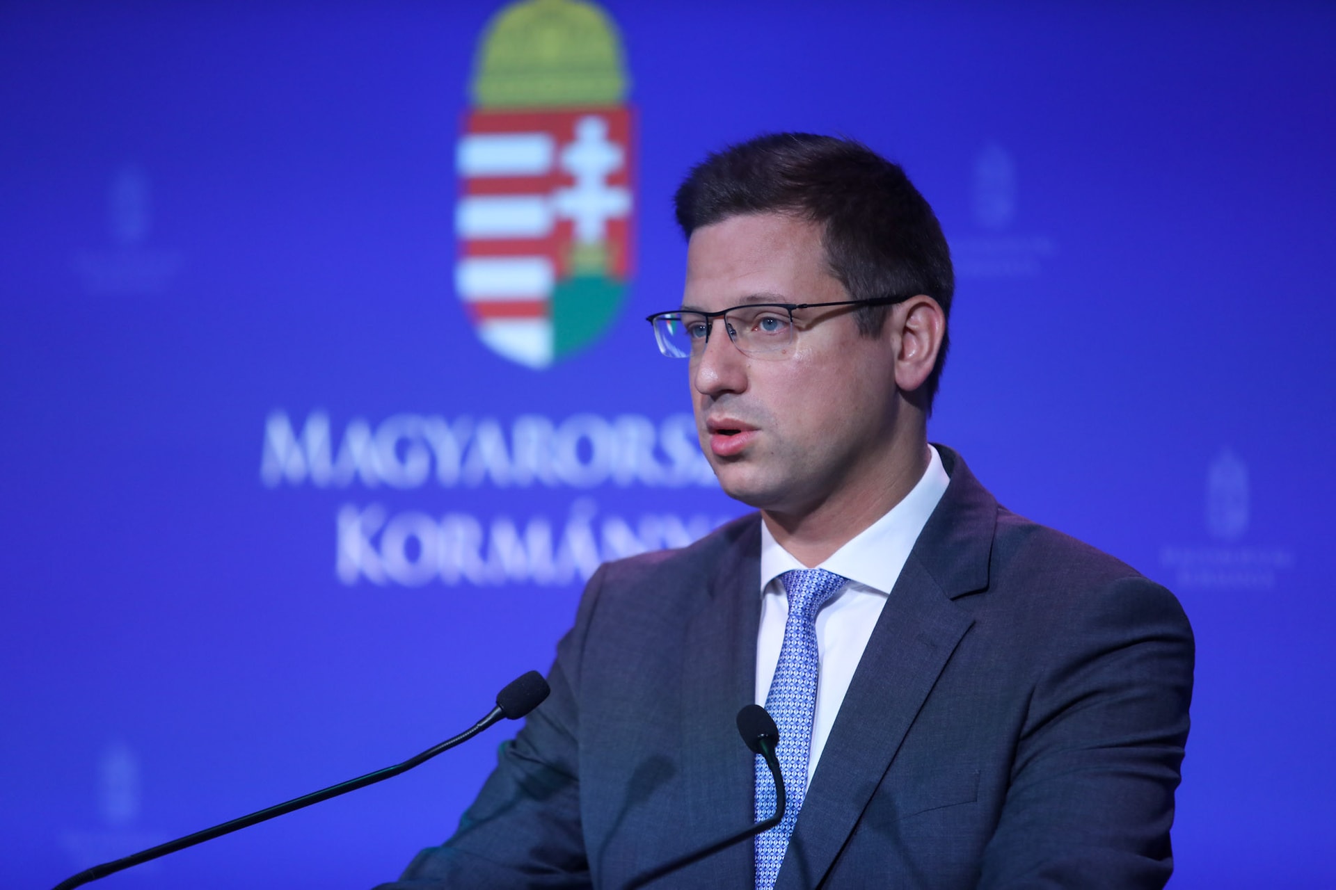 Gulyás Gergely rendesen beszólt az őt és Nagy Mártont is leidiótázó Ryanair-vezérnek