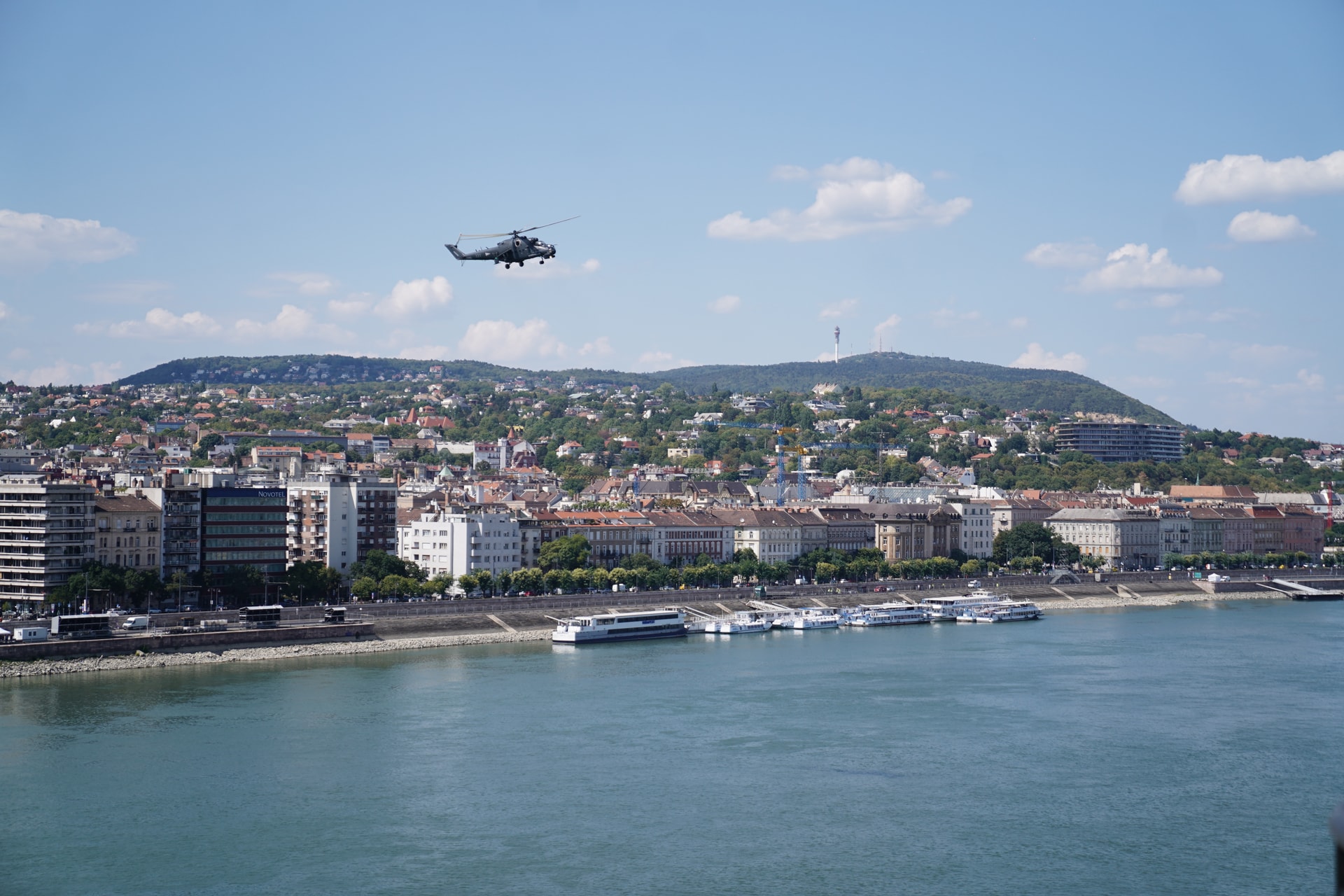 Megtartották a légi parádé főpróbáját