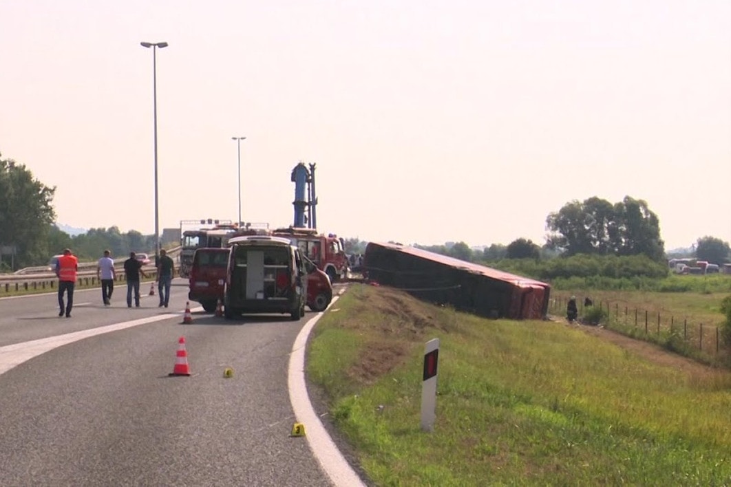 Rengeteg áldozata van egy horvátországi buszbalesetnek