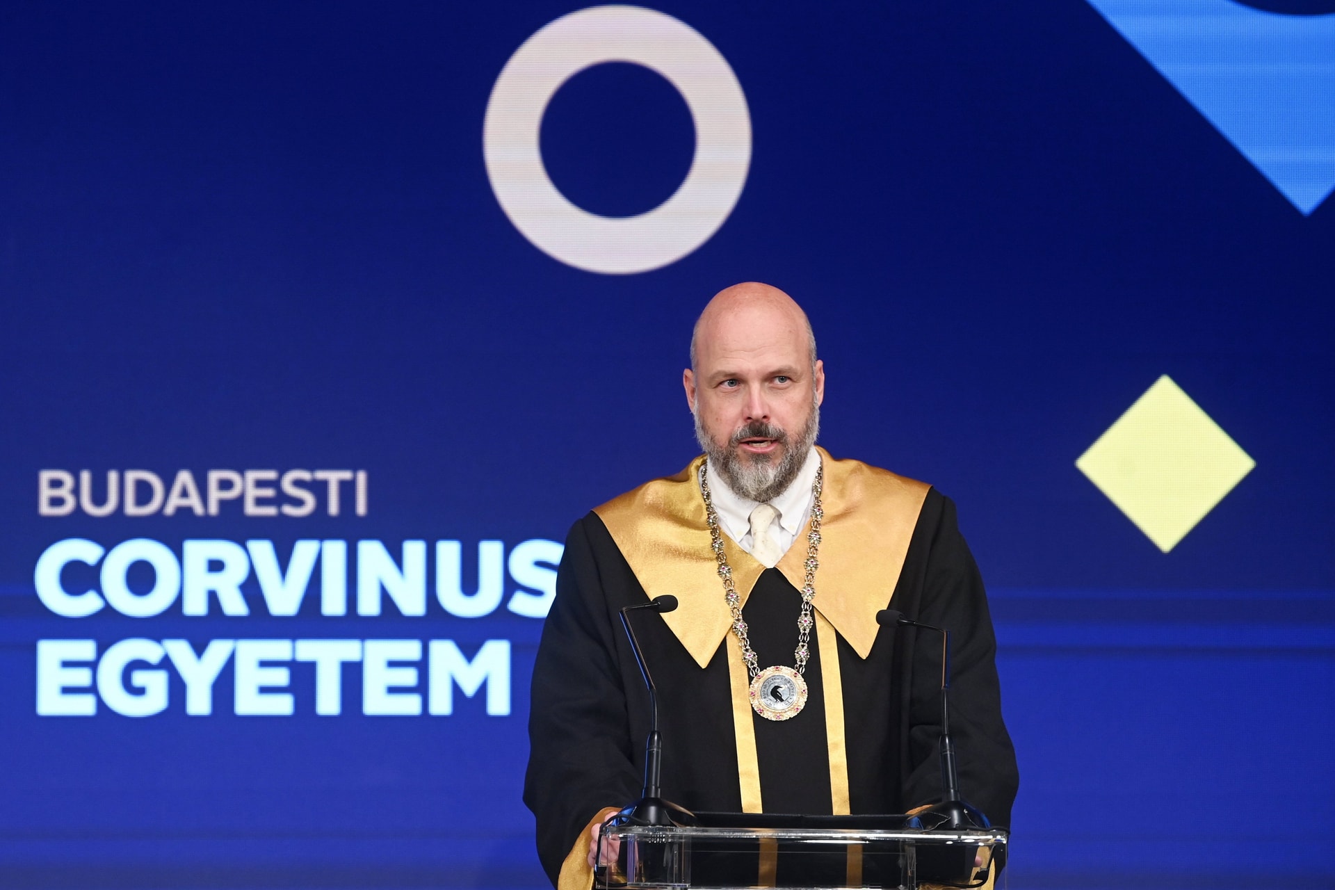 Elitképzést a hátrányos helyzetűeknek is!