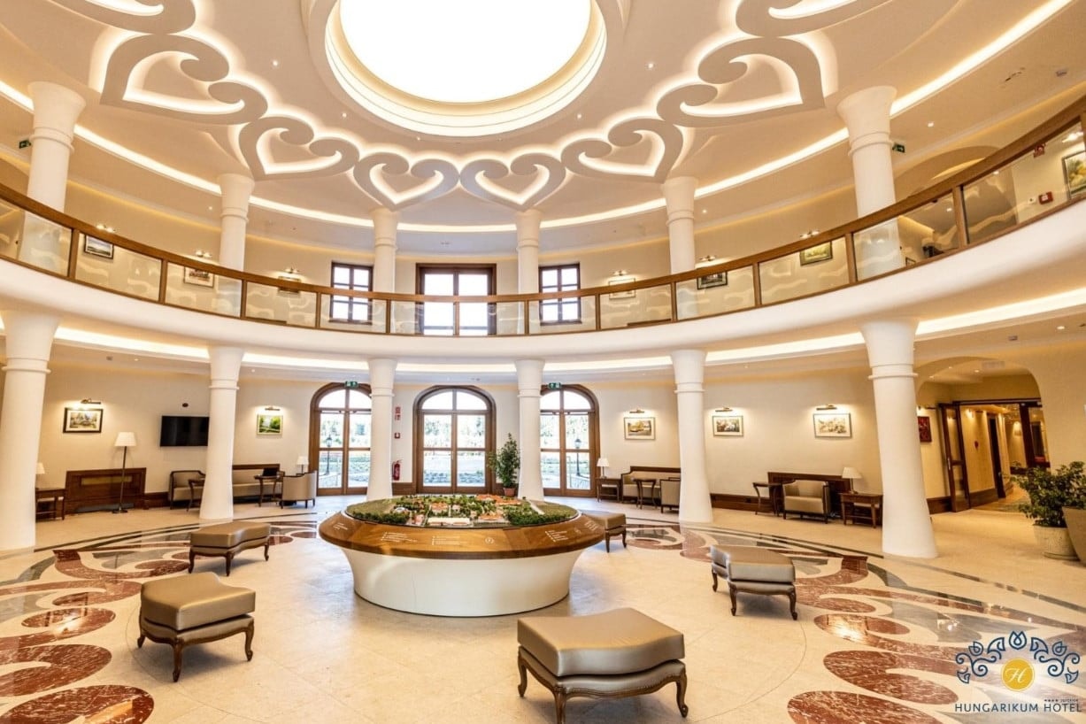 Átadták a négycsillagos Hungarikum Hotelt Lakiteleken