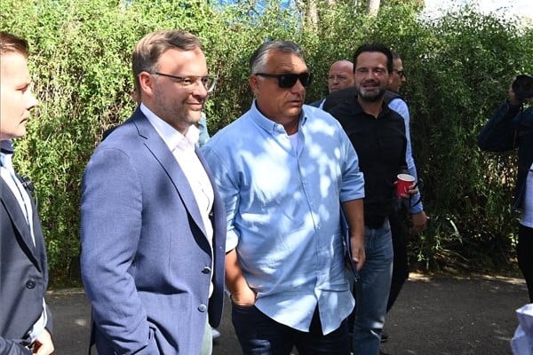 Orbán Balázs: Át kell gondolni az Oroszország elleni szankciós politikát
