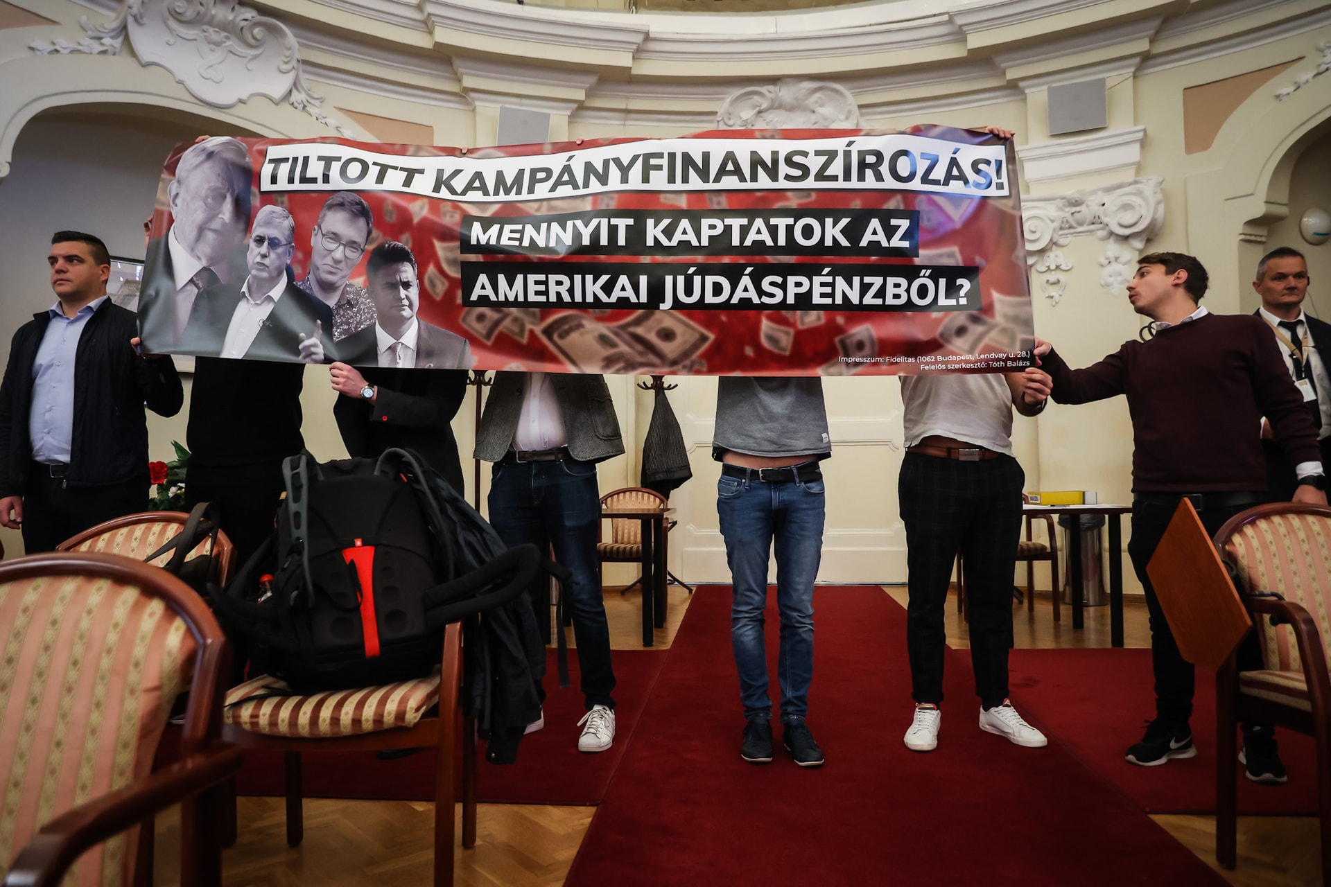 Városháza: Mennyit kaptatok a júdáspénzből?