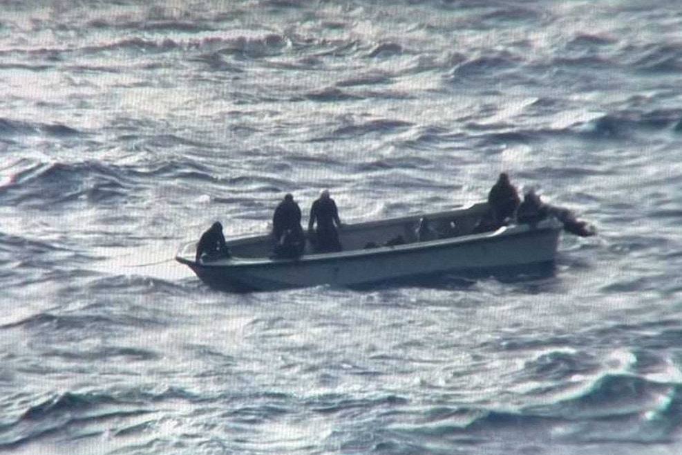 Többen meghaltak egy migránsokat szállító bárkán keletkezett tűzben