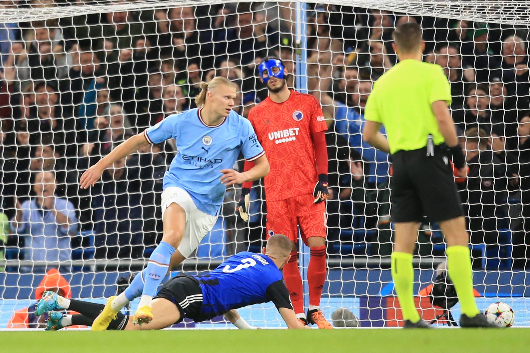 Két angol győzelem, 8–0-s gólkülönbséggel