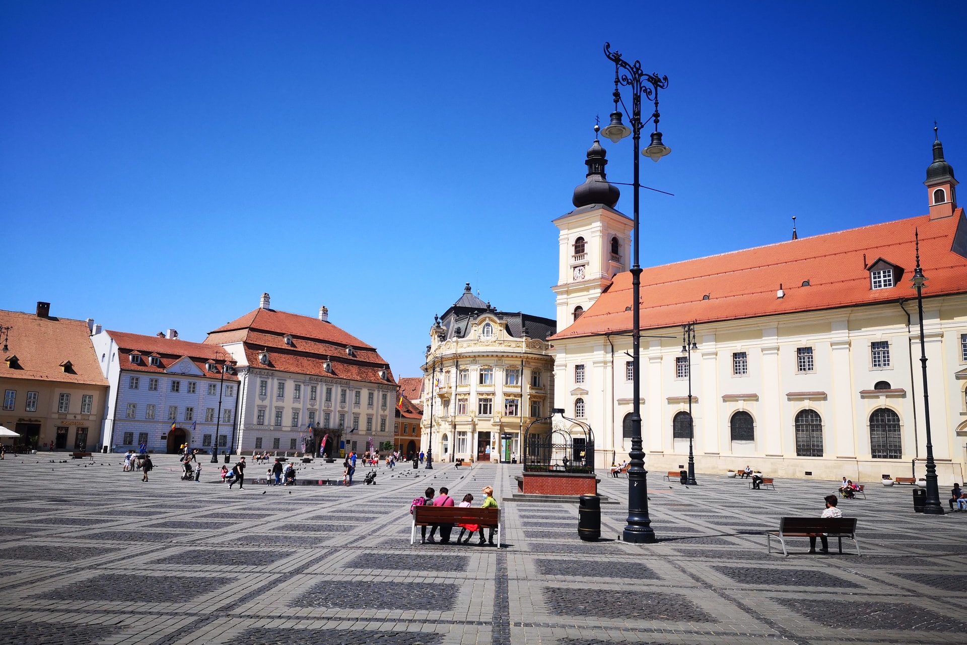 A takácsok csarnokából lett templom