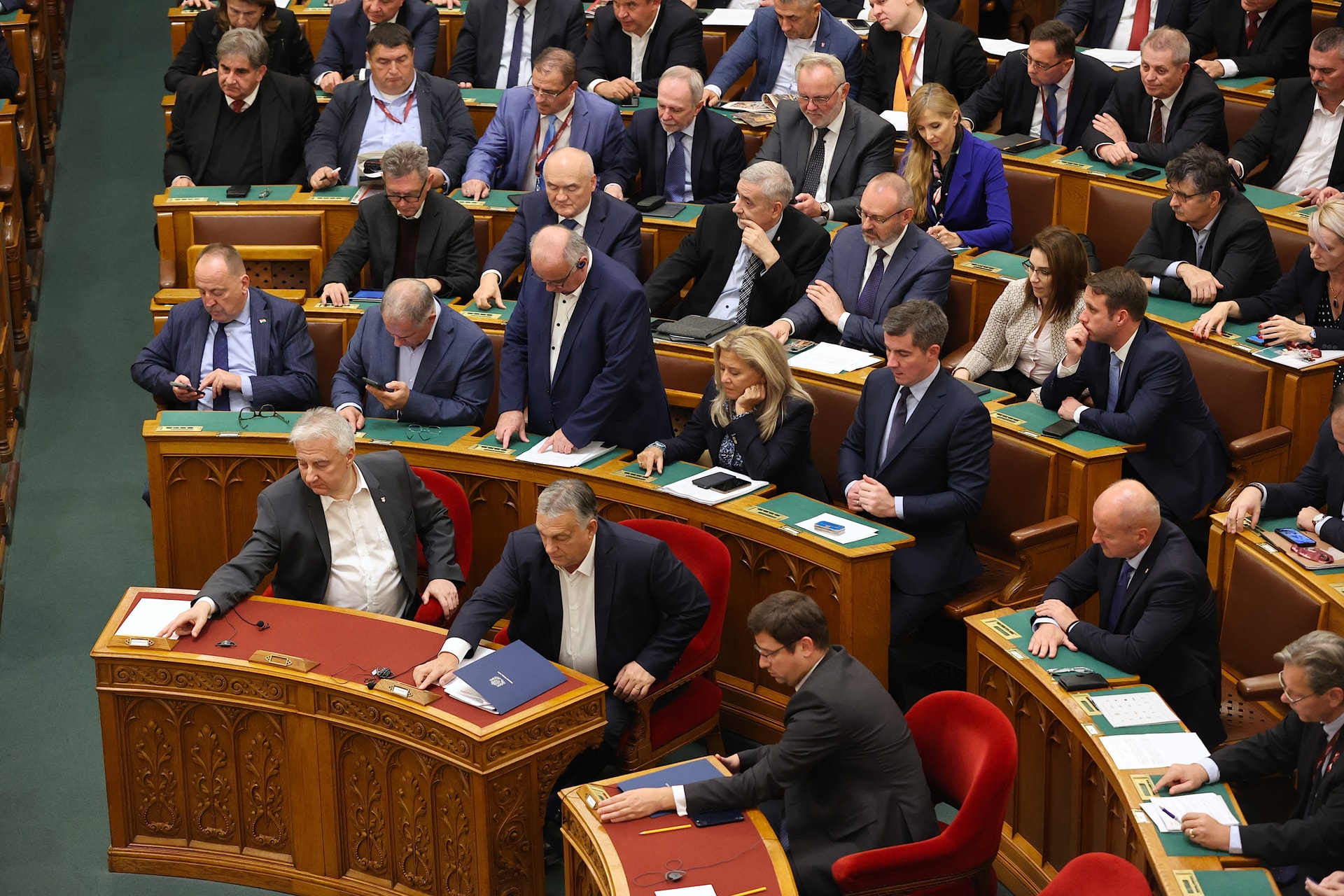 Országgyűlés: Maximum 180 napra kérhető a veszélyhelyzet meghosszabbítása