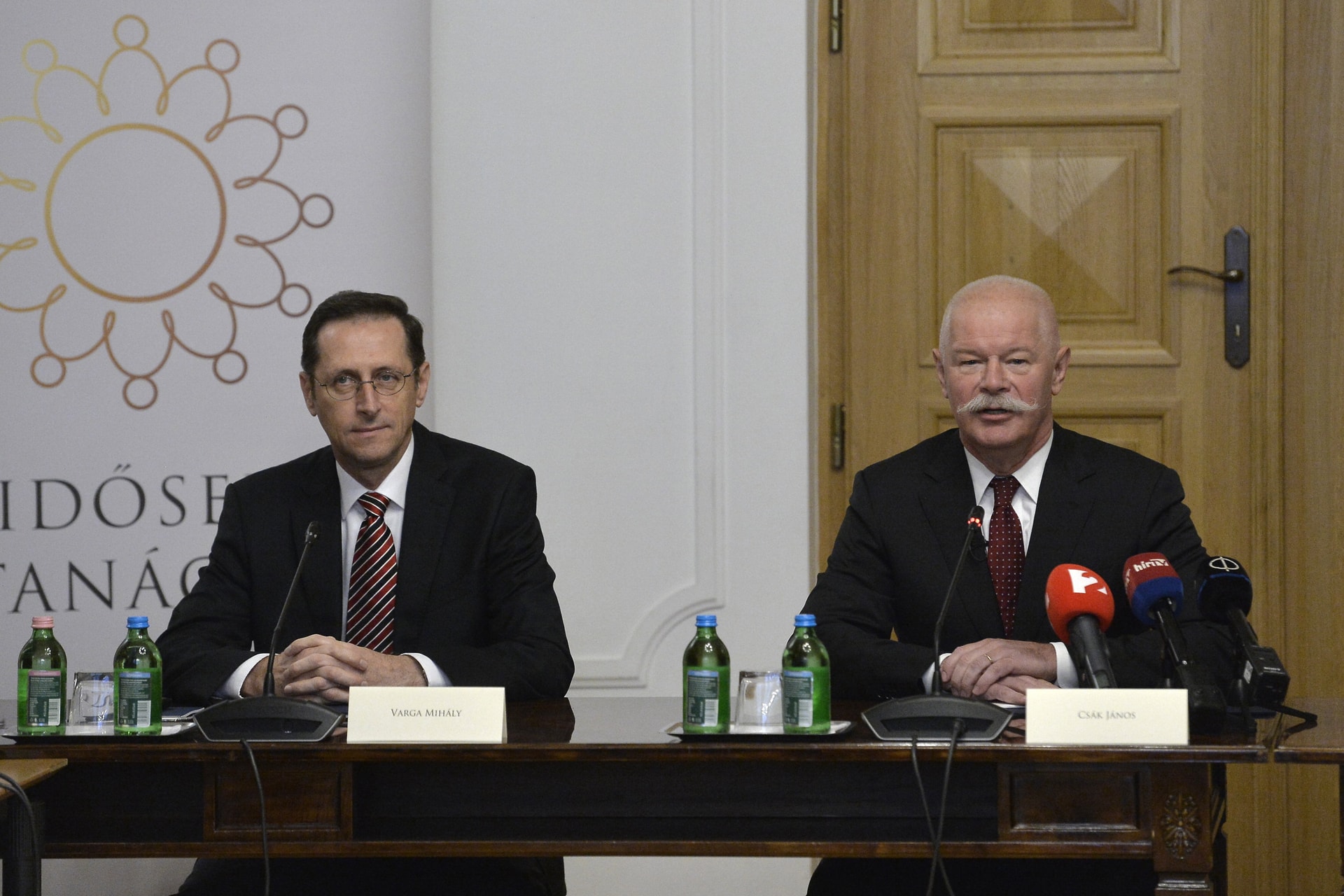 A kormány a szankciós válságban is megvédi a nyugdíjakat