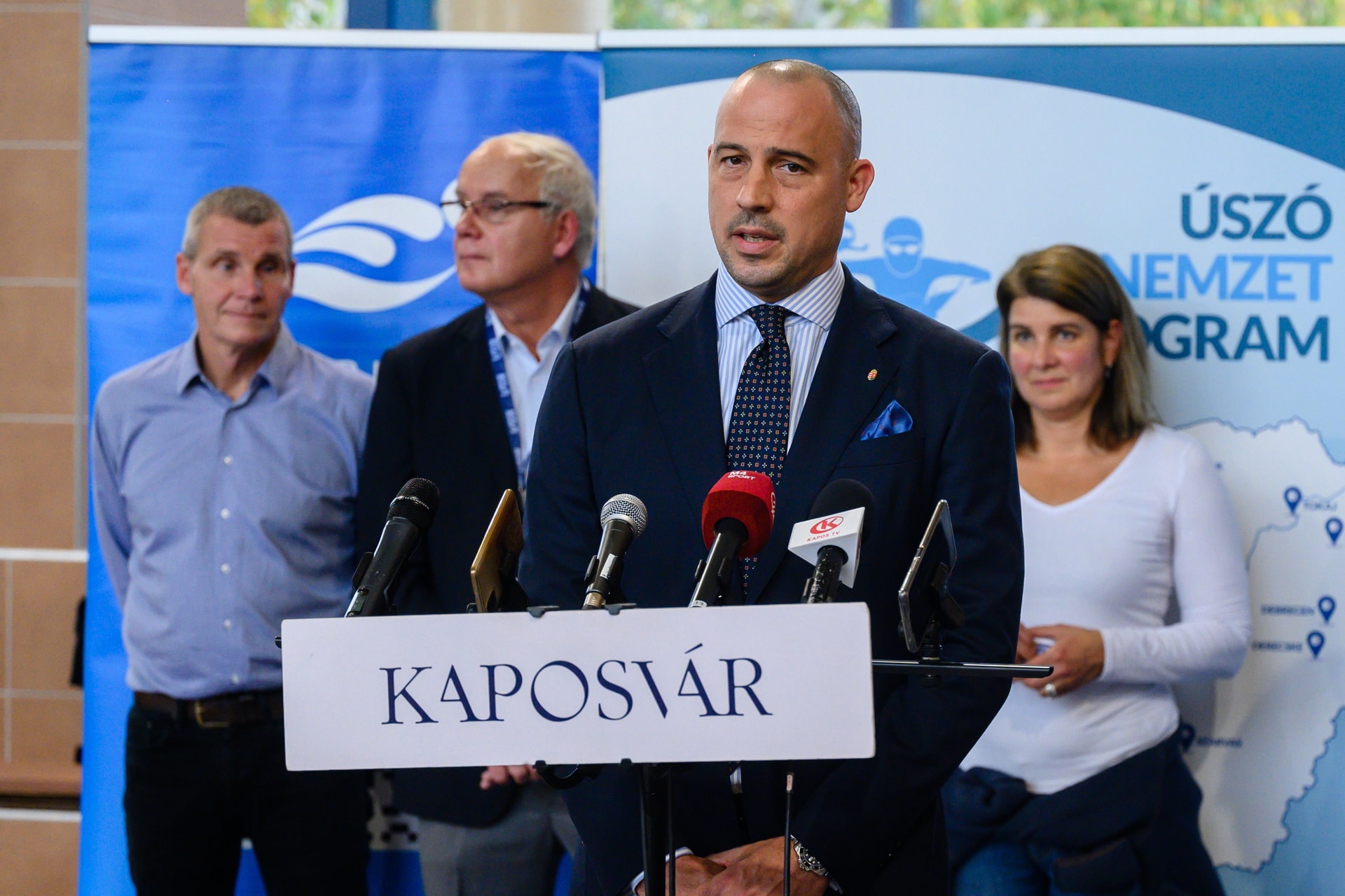 Schmidt Ádám: Hetvenhét uszoda működését támogatja a kormányzat
