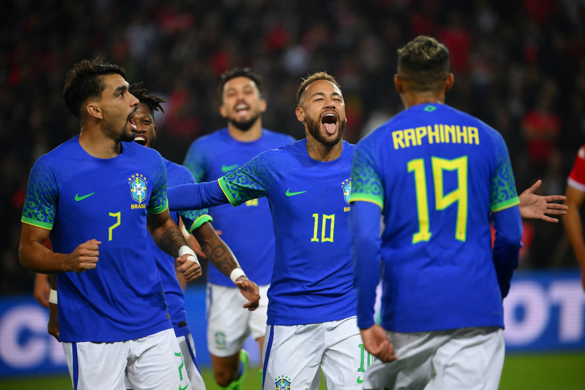 Egy 39 éves és egy 38 éves védő a brazilok vb-keretében
