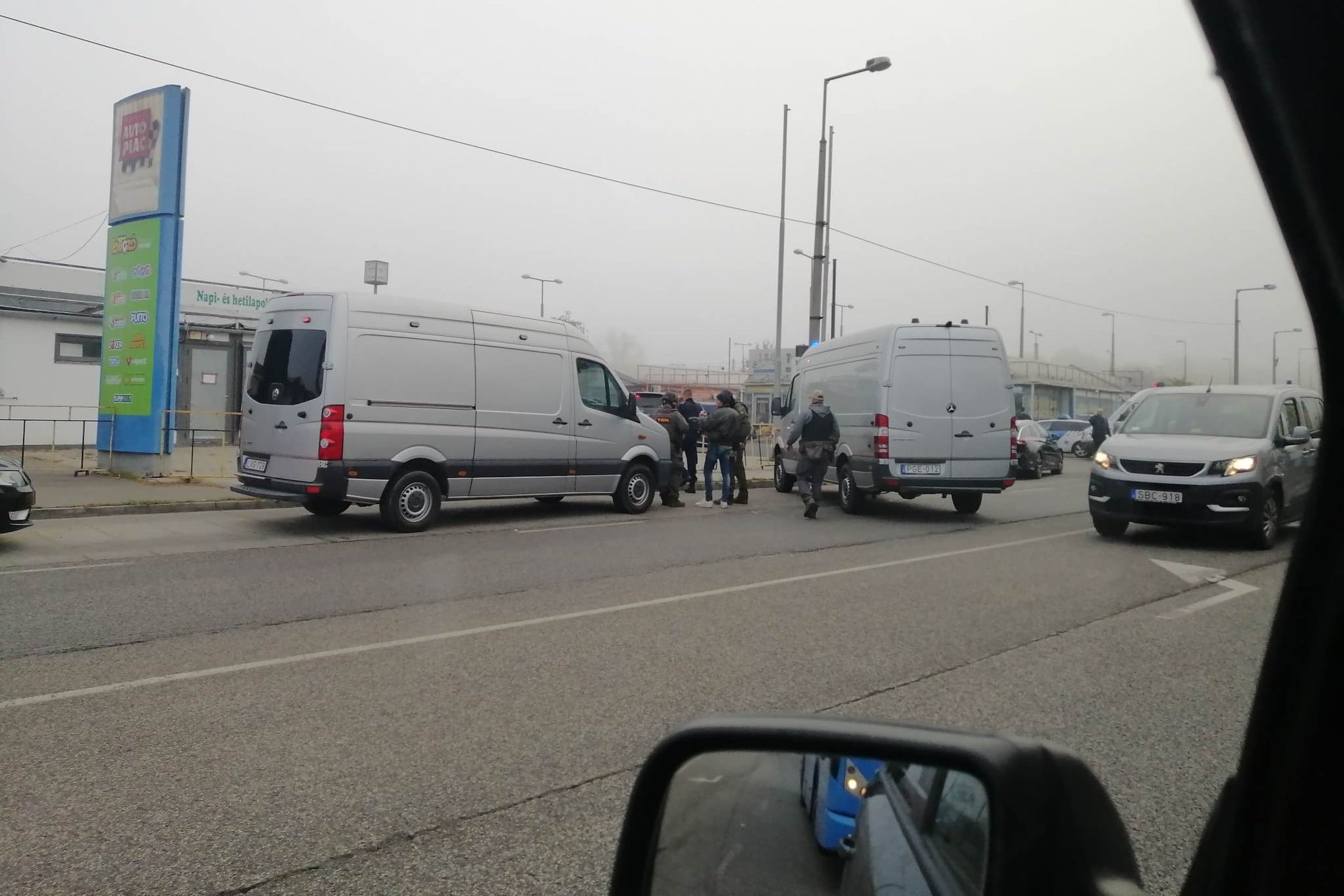Lövöldözés volt az M5-ös bevezető szakaszán