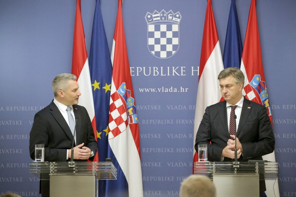 Nehammer: Ausztria Horvátország schengeni tagságát támogatja, de Romániáét és Bulgáriáét nem
