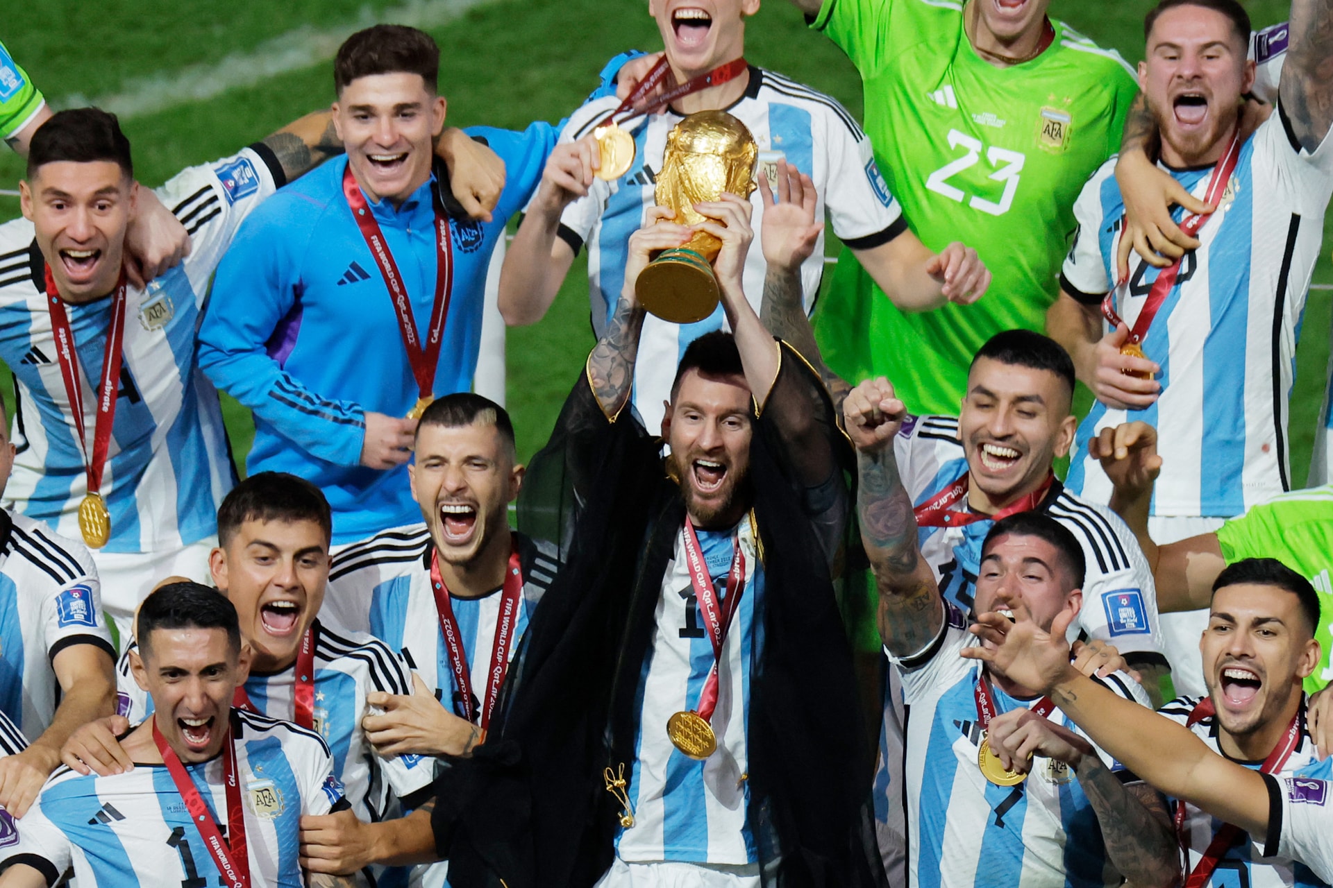 Argentína örömében sír és boldogan  ünnepel