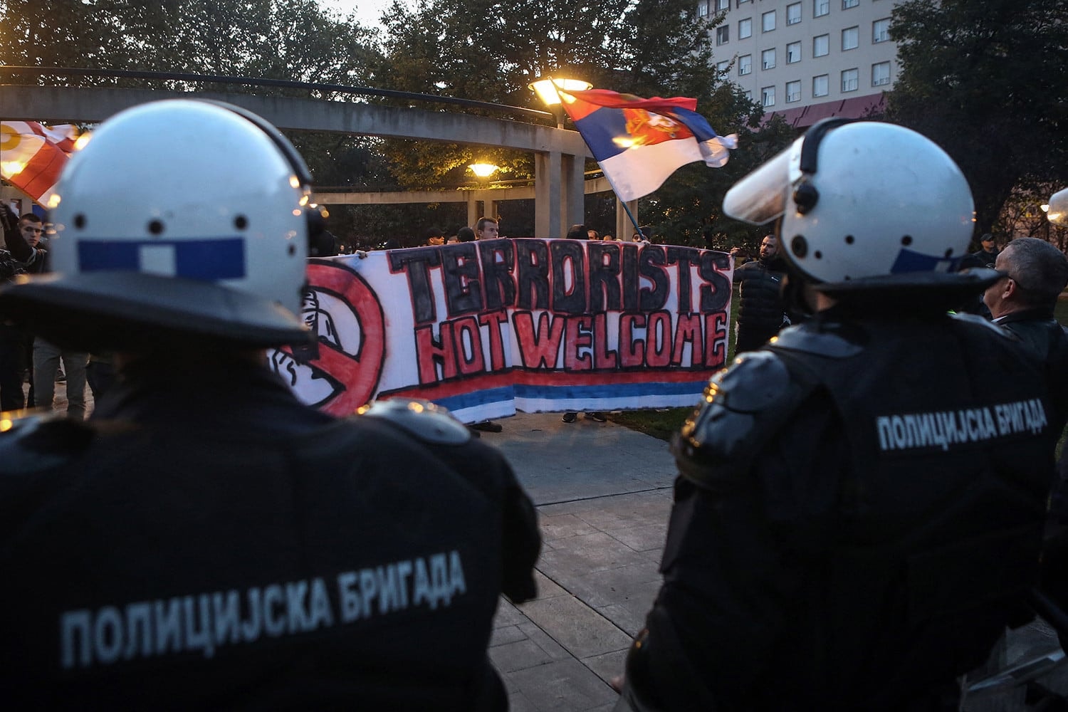 Szerbiában a rendőrség terrorizmus gyanújával letartóztatott két migránst