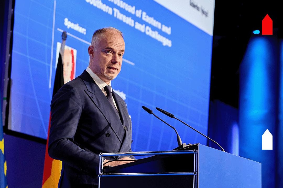 Erős haderő építése védi a magyar embereket, és ezáltal erősíti a NATO-t is