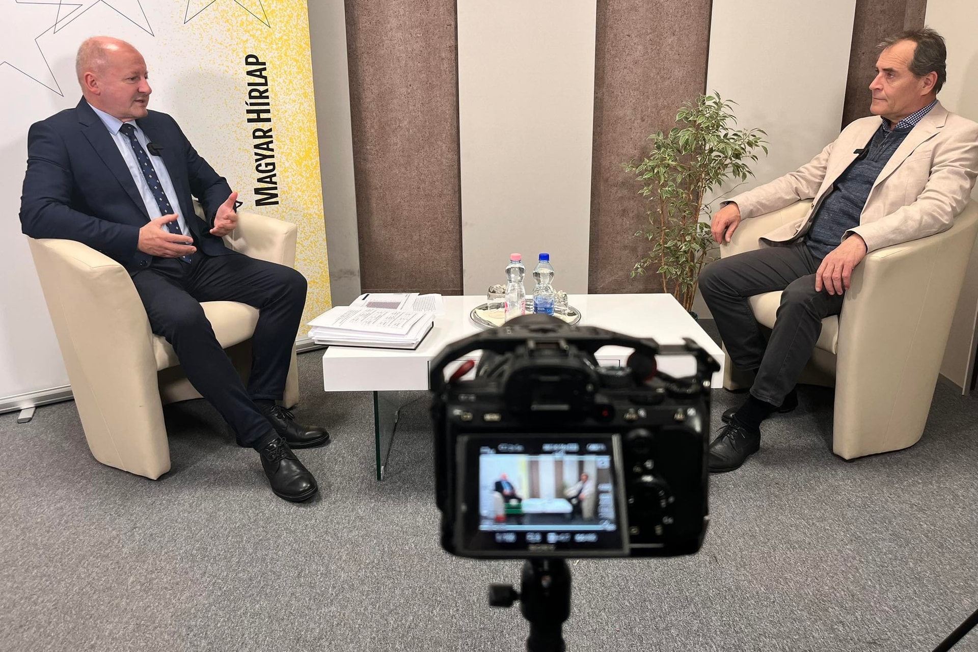 A déli határkerítés biztonsági garanciát jelent - Videó