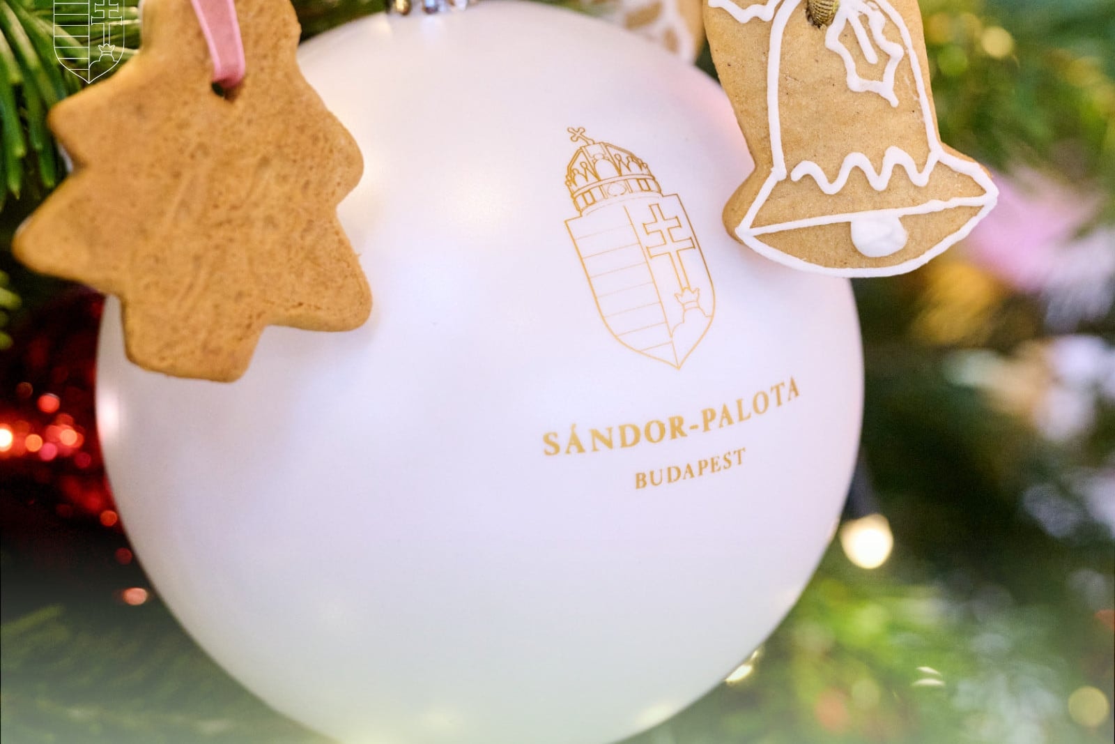 Díszítse Ön is a Sándor-palota karácsonyfáját!