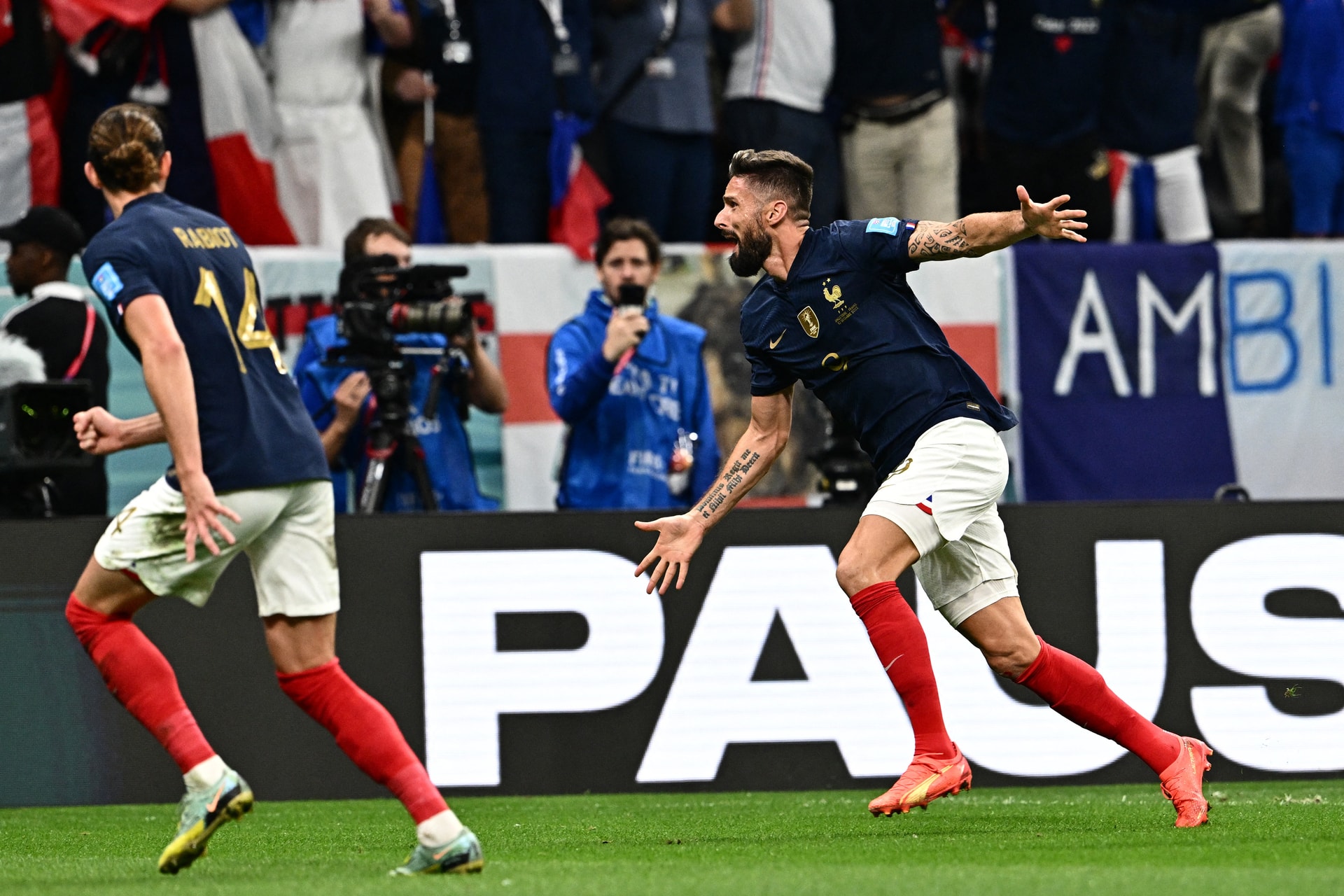 A világbajnok francia válogatott kiejtette az angolokat, s elődöntős