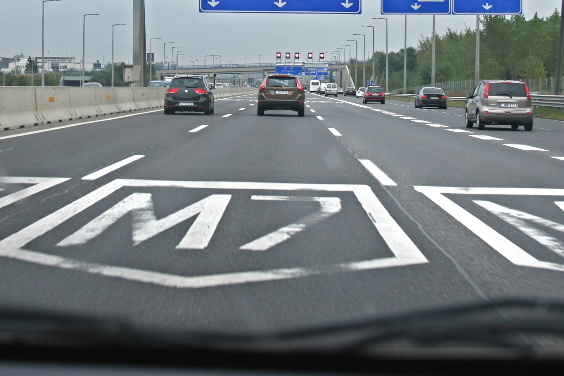 Vesztegetéssel próbálkozott egy horvát nő az M7-esen