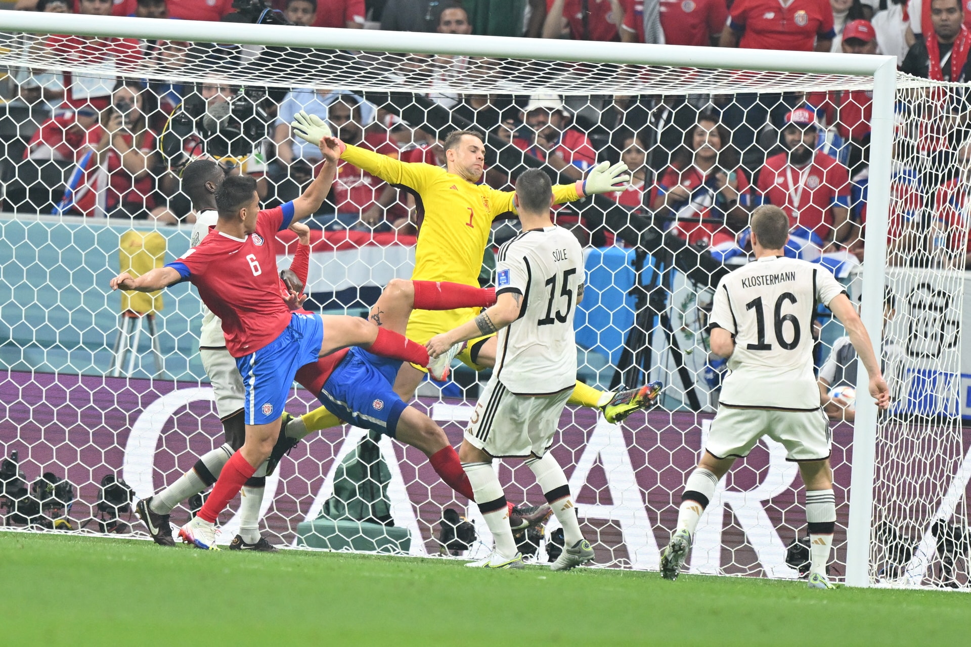 Hiába győztek, kiestek a németek