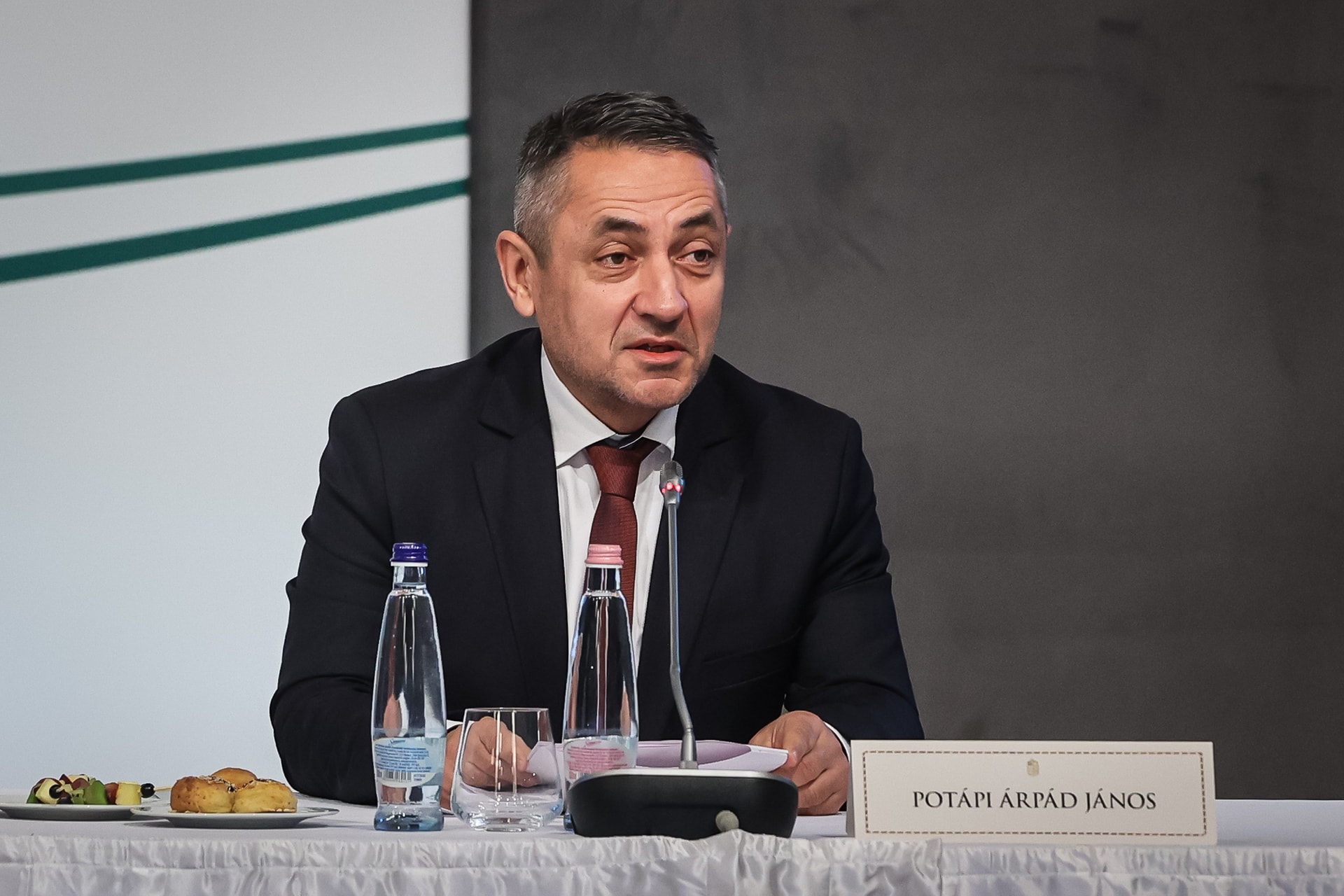 Potápi Árpád János: Új elemekkel bővül a Határtalanul! program
