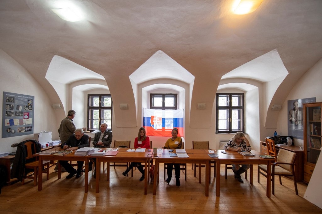 Vasárnap reggel hirdethetik ki a szlovákiai népszavazás eredményét